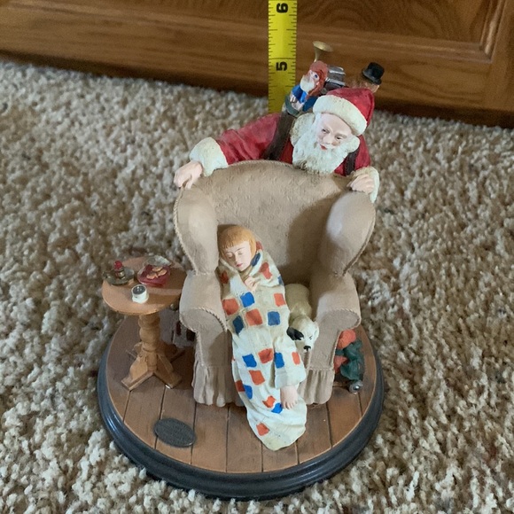 Norman Rockwell Christmas dream figurine - Picture 8 of 8